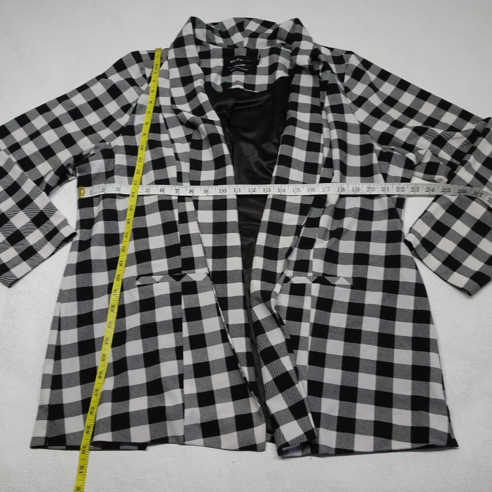 Studio by TORRID Plus Size 3X Classic Shawl Collar Plaid Open Blazer with Pocket - Picture 4 of 15
